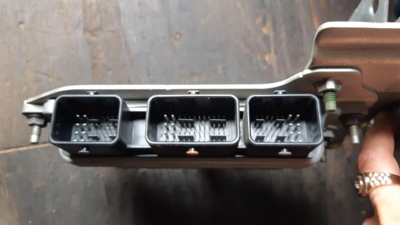 Блок efi NISSAN DUALIS, QASHQAI KNJ10 MR20DE A56-C92E4N9420 3 ракурс