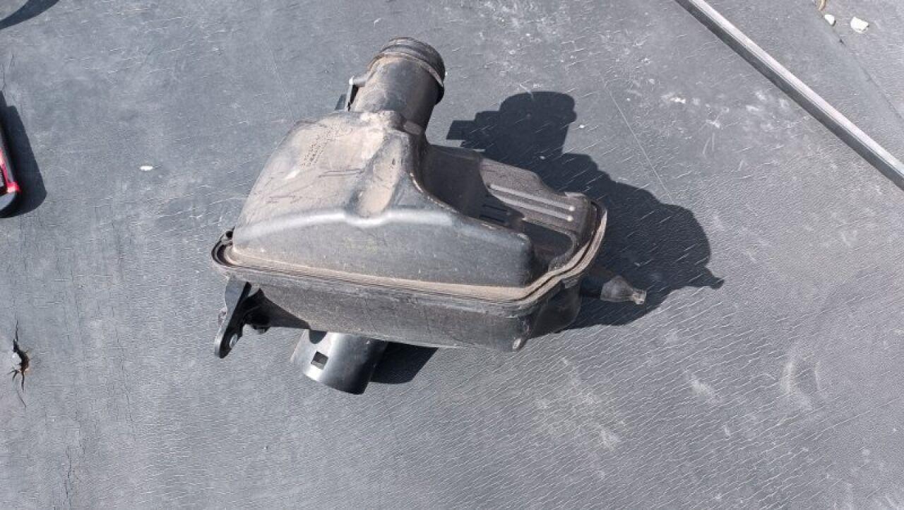 Корпус воздушного фильтра NISSAN DUALIS, QASHQAI J10, NJ10, KNJ10 MR20DE 2 ракурс