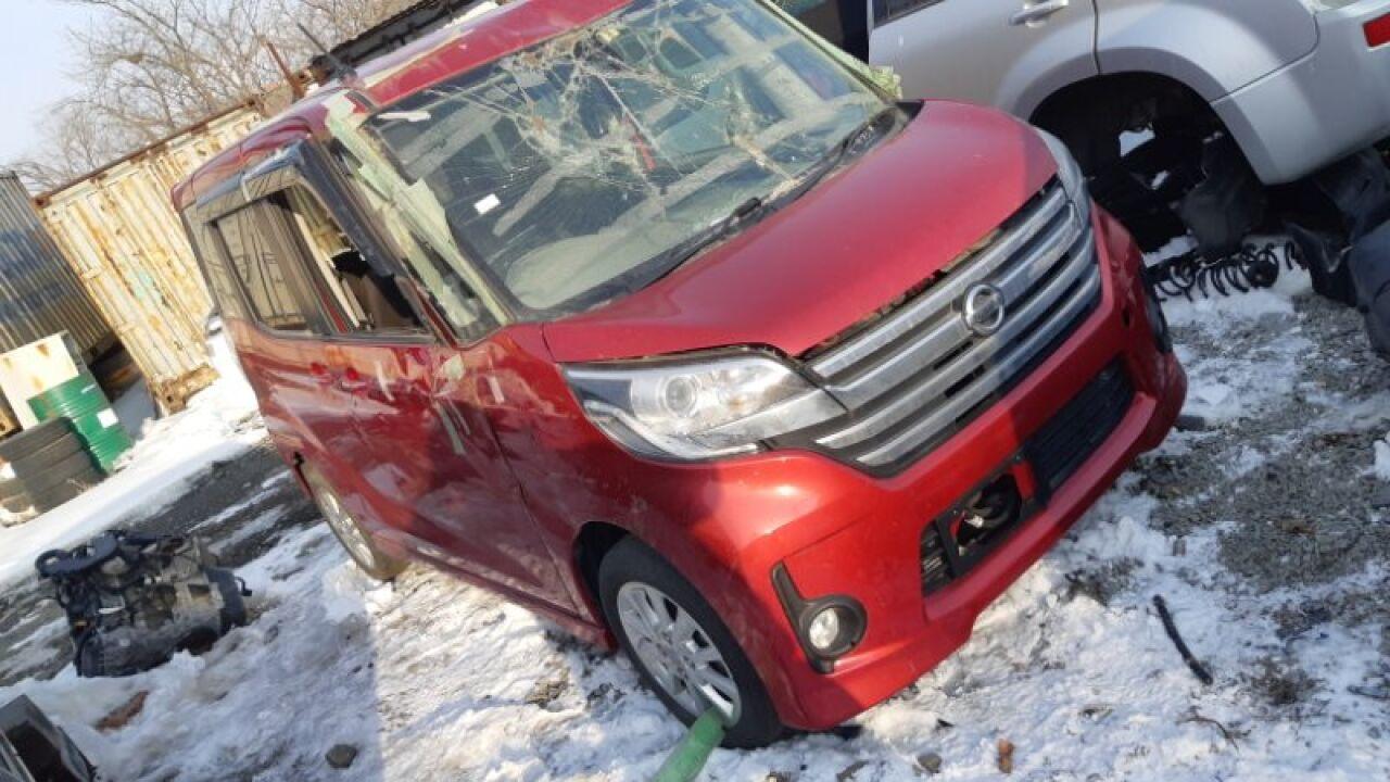 Крыло правое переднее NISSAN DAYZ ROOX B21A 3B20 4 ракурс