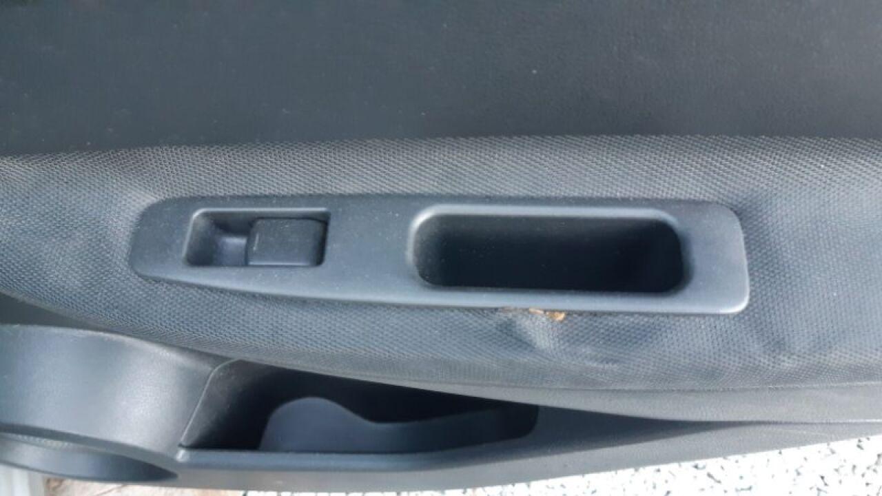 Блок упр. стеклоподьемниками правый задний NISSAN DUALIS, QASHQAI J10, KJ10, KNJ10, NJ10 MR20DE 1 ракурс