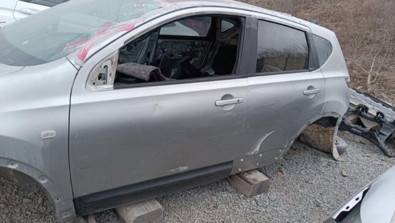 Дверь левая передняя NISSAN DUALIS, QASHQAI J10, KJ10, KNJ10, NJ10 MR20DE, HR16DE, K9K, M9R, R9M 1 ракурс