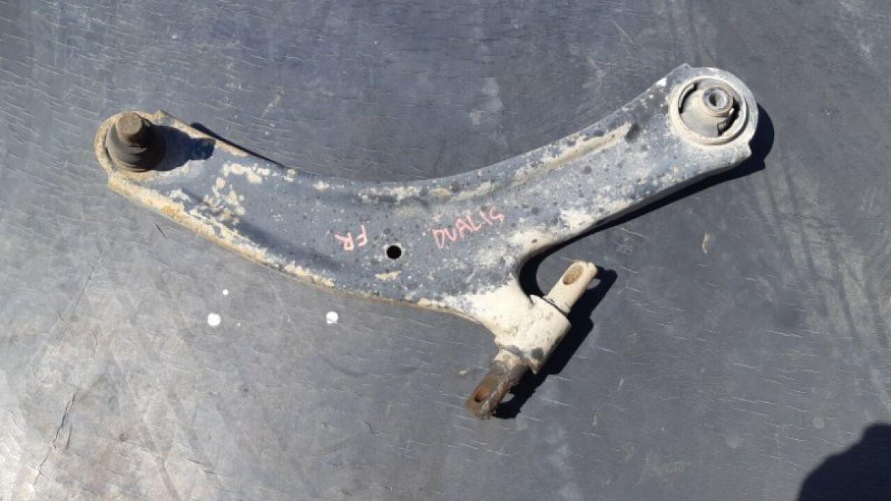 Рычаг правый передний NISSAN DUALIS, QASHQAI J10, KJ10, KNJ10, NJ10 MR20DE 3 ракурс