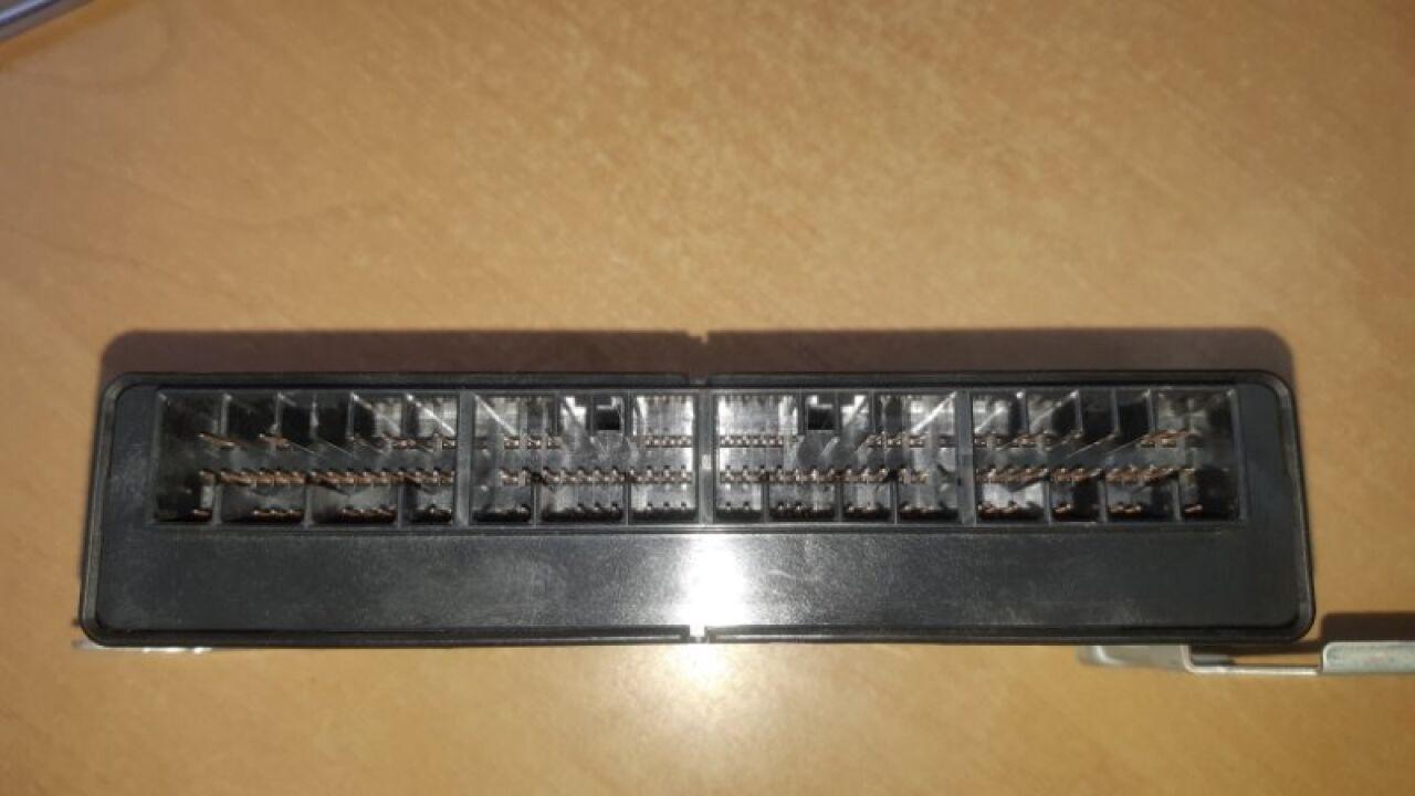 Блок efi NISSAN DAYZ ROOX B21A 3B20 1860C763 3 ракурс