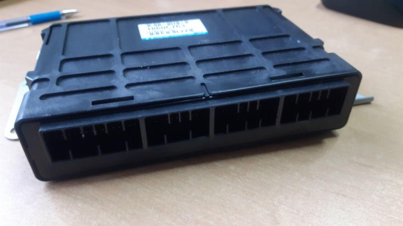 Блок efi NISSAN DAYZ ROOX B21A 3B20 1860C763 5 ракурс