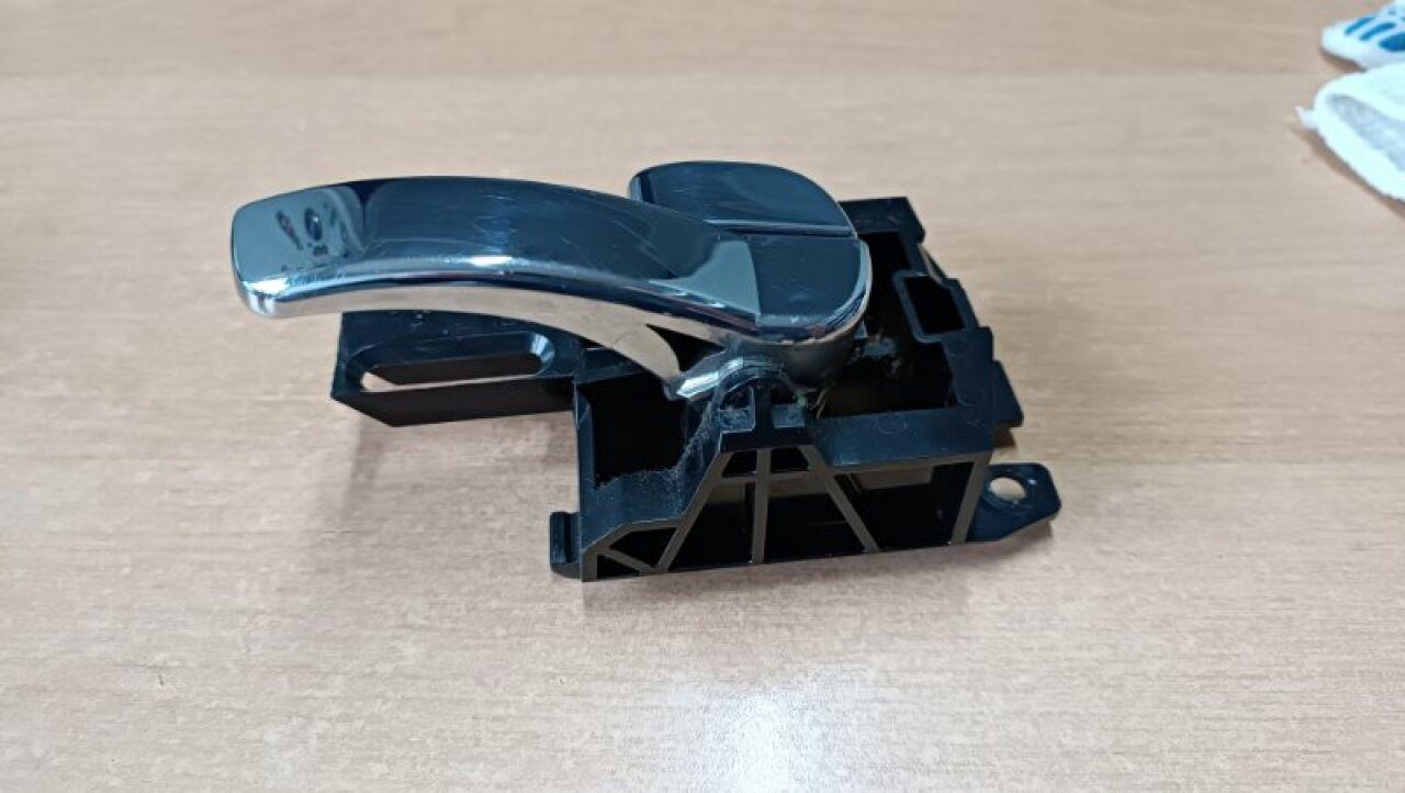 Ручка двери правая передняя NISSAN DUALIS KNJ10, NJ10, J10, KJ10 MR20DE 80670JD00B 2 ракурс