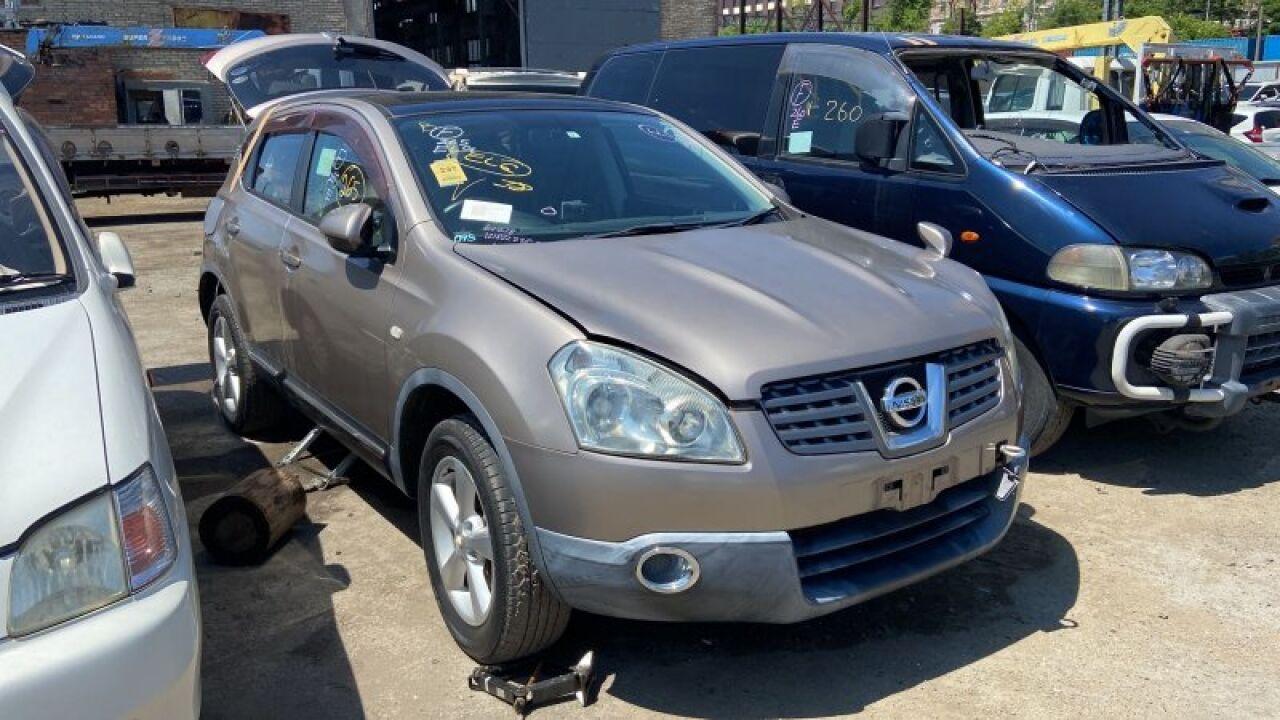Крыло правое переднее NISSAN DUALIS, QASHQAI J10, KJ10, KNJ10, NJ10 MR20DE F31001YAMA, C30 4 ракурс