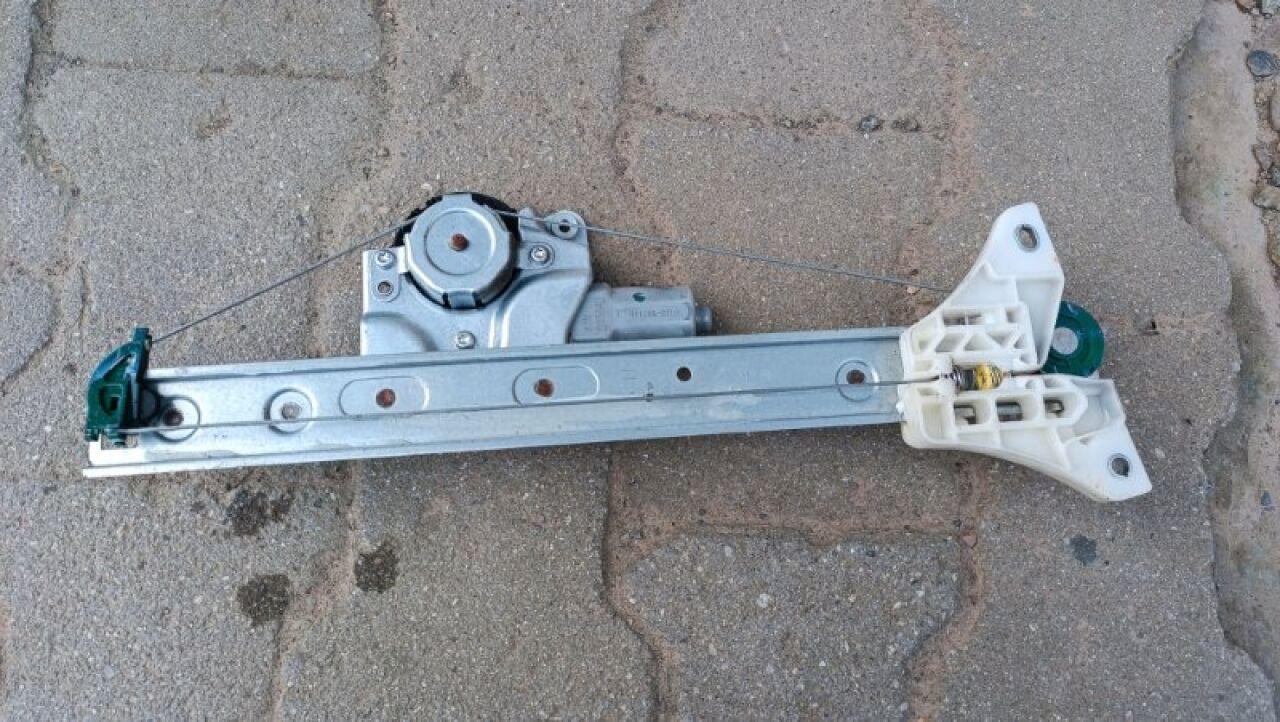 Стеклоподъемник левый задний NISSAN DAYZ ROOX B21A 3B20 4 ракурс