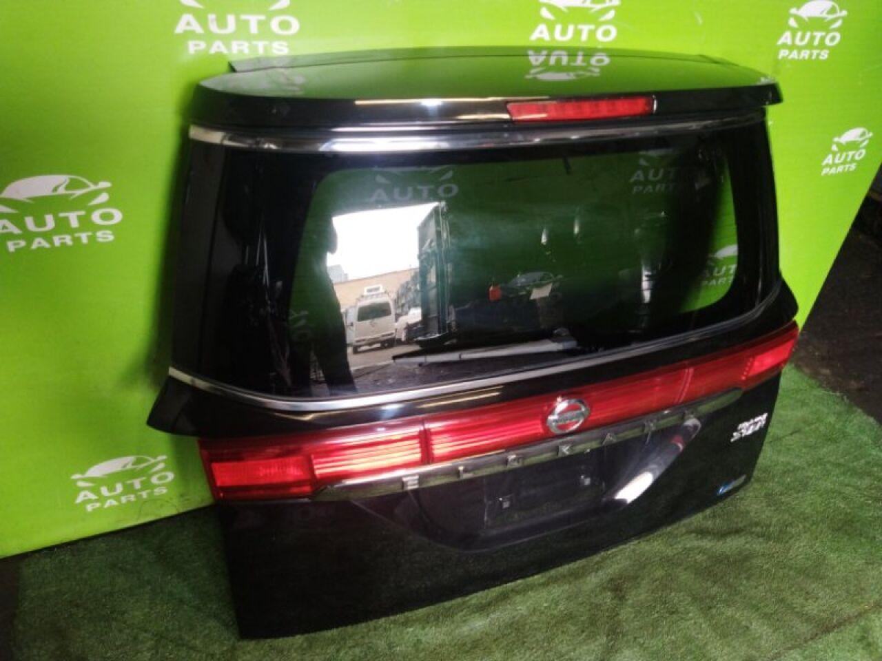 Дверь 5-я задняя NISSAN ELGRAND TE52 QR25DE 4 ракурс