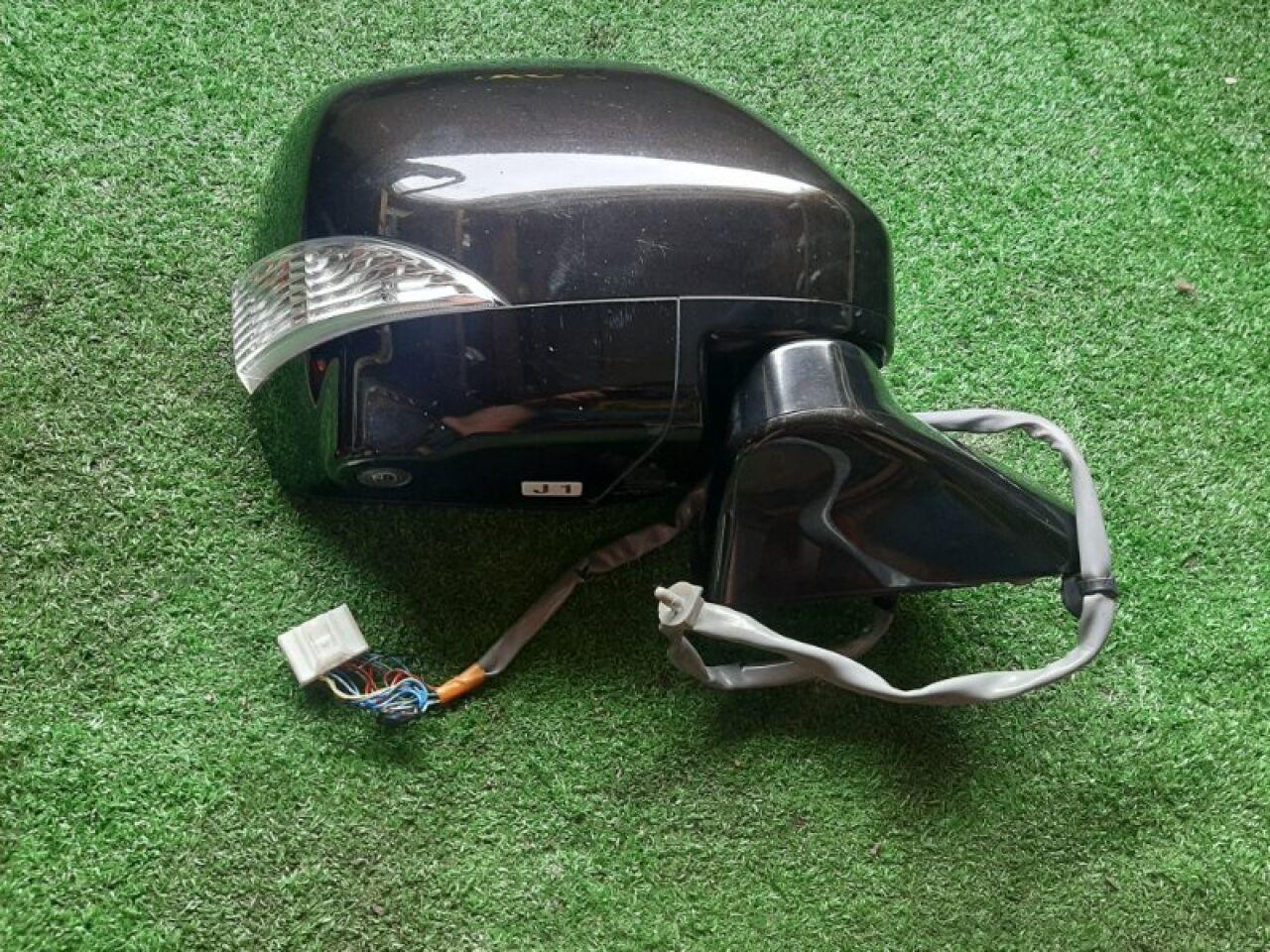 Зеркало правое переднее NISSAN ELGRAND TE52 QR25DE 1 ракурс