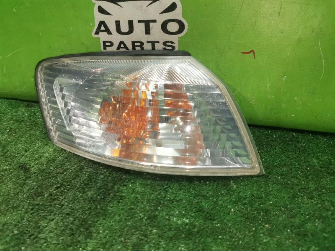 Габарит правый передний TOYOTA MARK II WAGON QUALIS MCV21 2MZFE 33-36 3 ракурс
