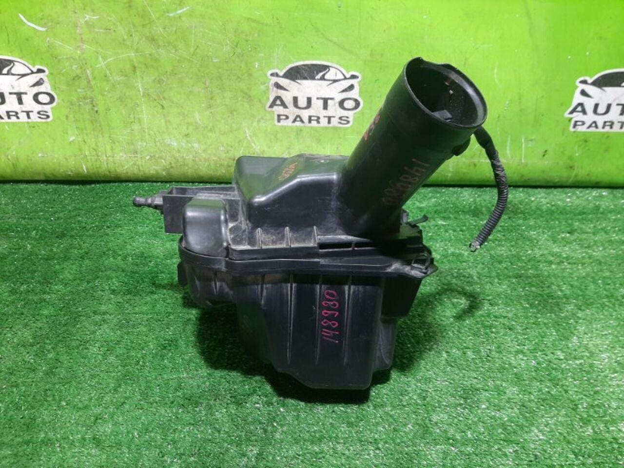 Корпус воздушного фильтра INFINITI G35 V36 VQ35 2 ракурс