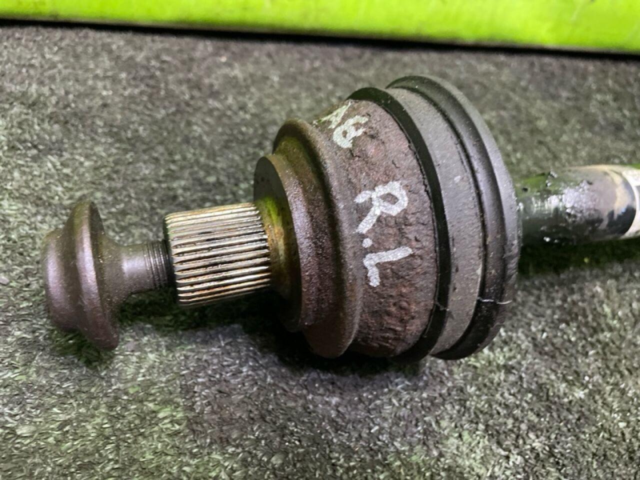 Привод левый задний AUDI A6 4F2 BKH 4F0501203 2 ракурс Привод левый задний AUDI A6 4F2 BKH 4F0501203 2 ракурс