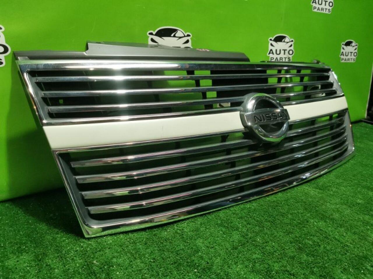 Решетка радиатора NISSAN ELGRAND E51 VQ25DE 62310-WB40AB 3 ракурс