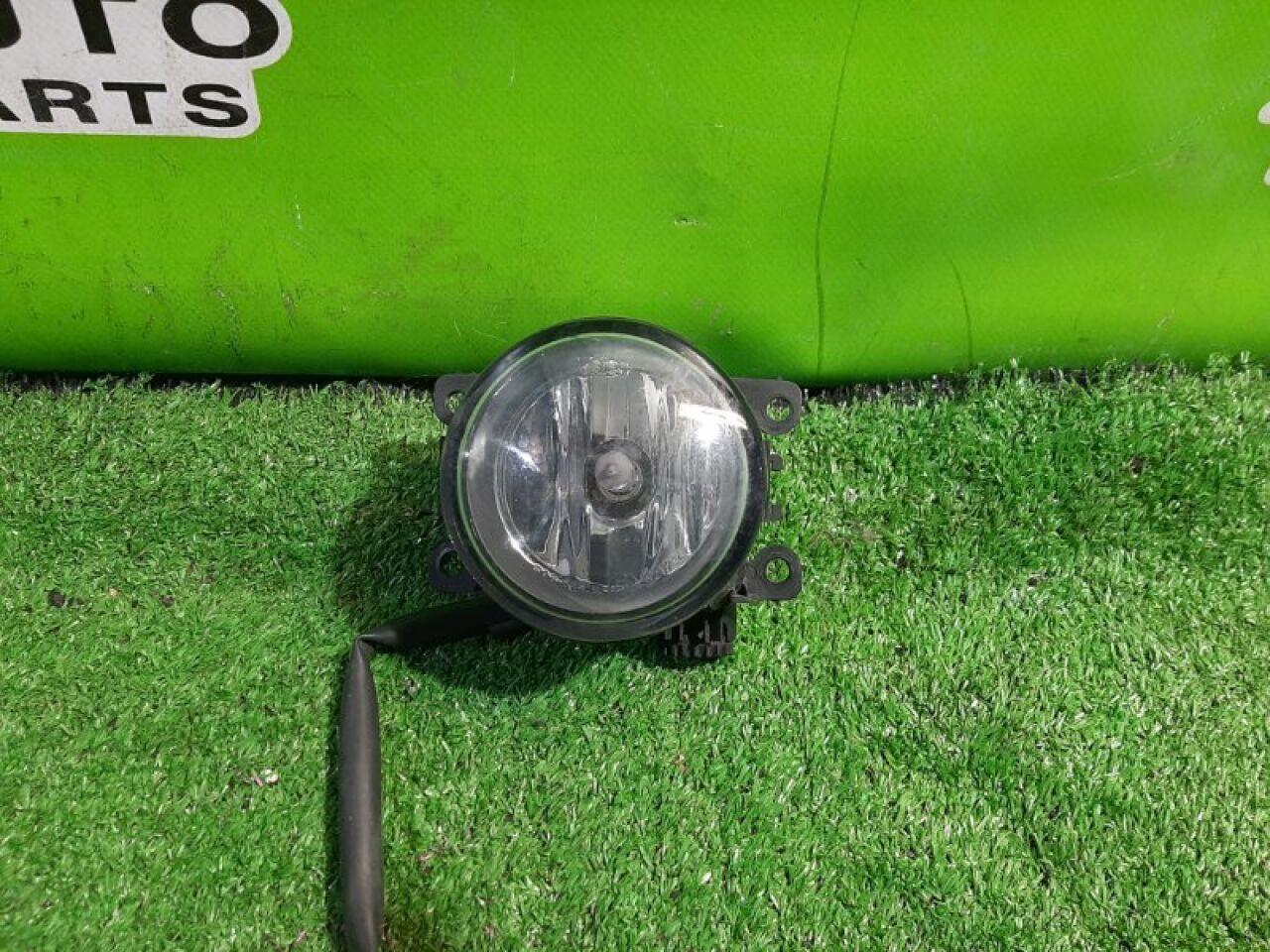 Туманка левая передняя MITSUBISHI GRANDIS NA4W 4G69 021714 1 ракурс