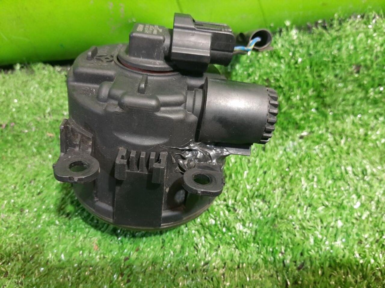 Туманка левая передняя MITSUBISHI GRANDIS NA4W 4G69 021714 3 ракурс