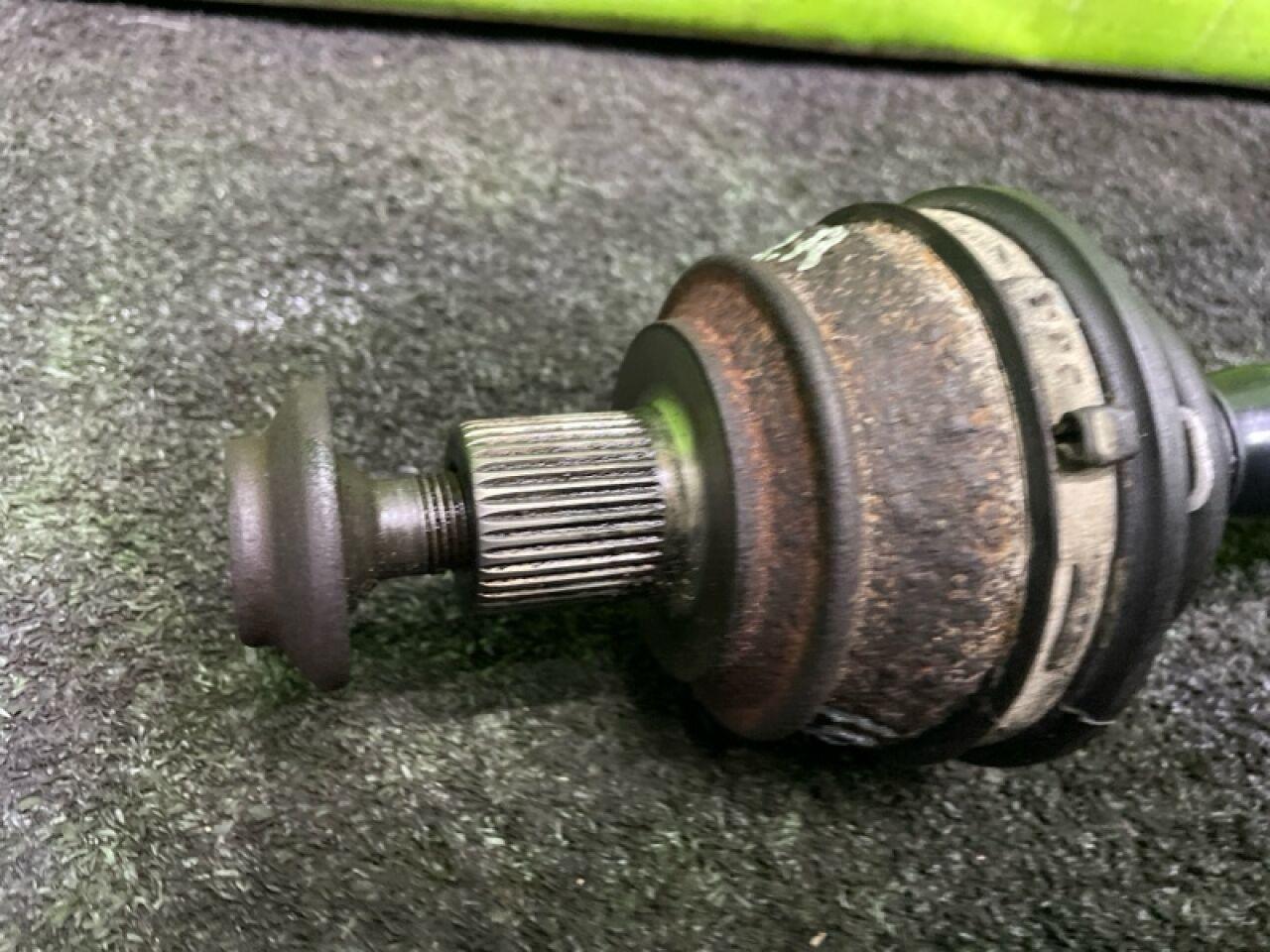 Привод правый задний AUDI A6 4F2 BKH 4F0501203 2 ракурс Привод правый задний AUDI A6 4F2 BKH 4F0501203 2 ракурс