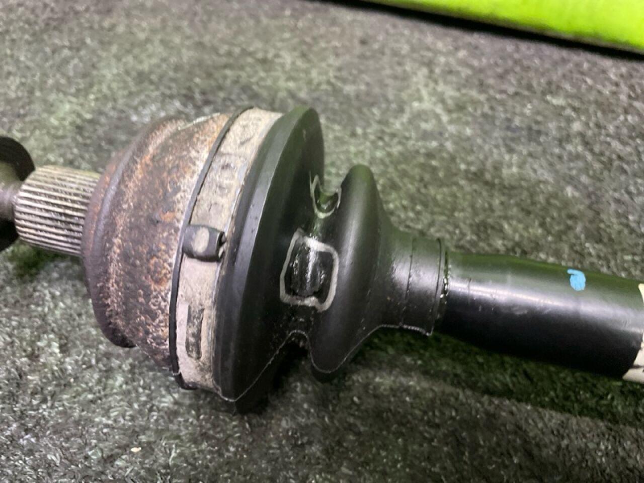 Привод правый задний AUDI A6 4F2 BKH 4F0501203 3 ракурс Привод правый задний AUDI A6 4F2 BKH 4F0501203 3 ракурс