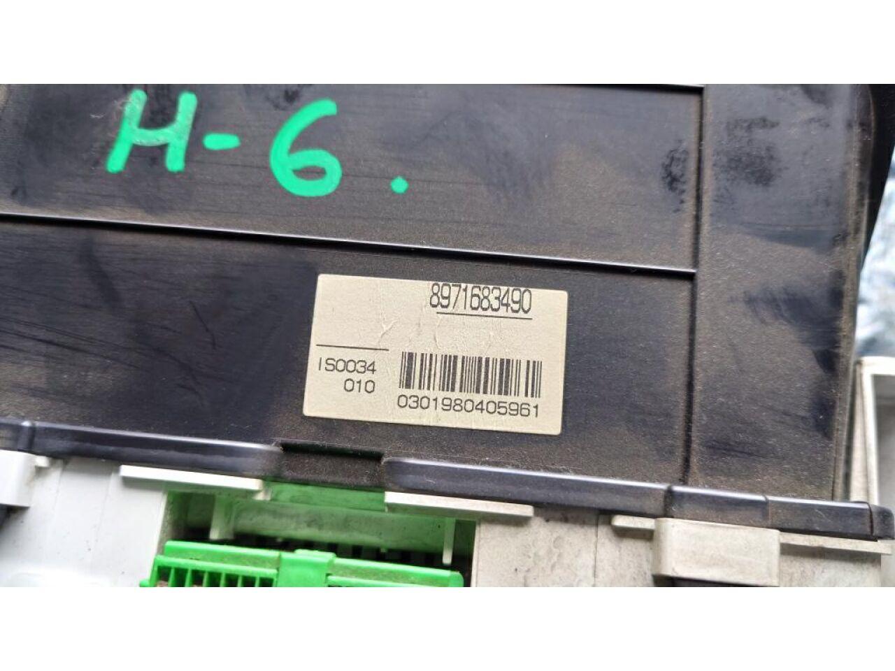 Спидометр для ISUZU BIGHORN UBS73W 4JX1, 8971683490 5 ракурс Спидометр для ISUZU BIGHORN UBS73W 4JX1, 8971683490 5 ракурс