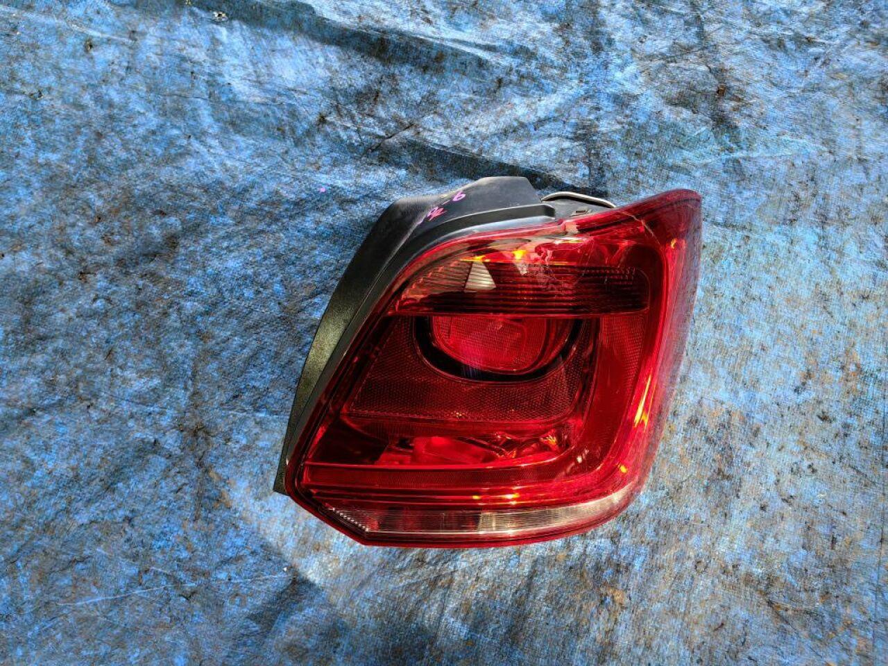 Стоп-сигнал правый VOLKSWAGEN POLO 6RCBZW 6R0945258 3 ракурс