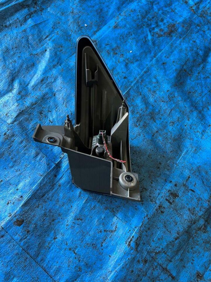 Стоп-сигнал левый NISSAN ELGRAND PE52 P8503 4 ракурс