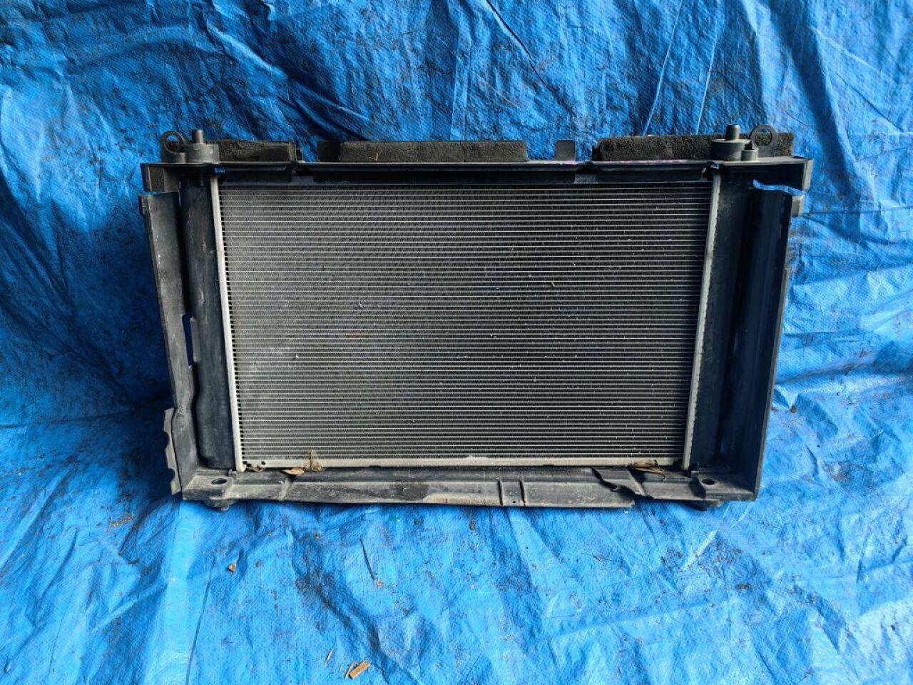 Радиатор основной TOYOTA PRIUS ALPHA ZVW41 2ZRFXE ,4221347780 1 ракурс Радиатор основной TOYOTA PRIUS ALPHA ZVW41 2ZRFXE ,4221347780 1 ракурс