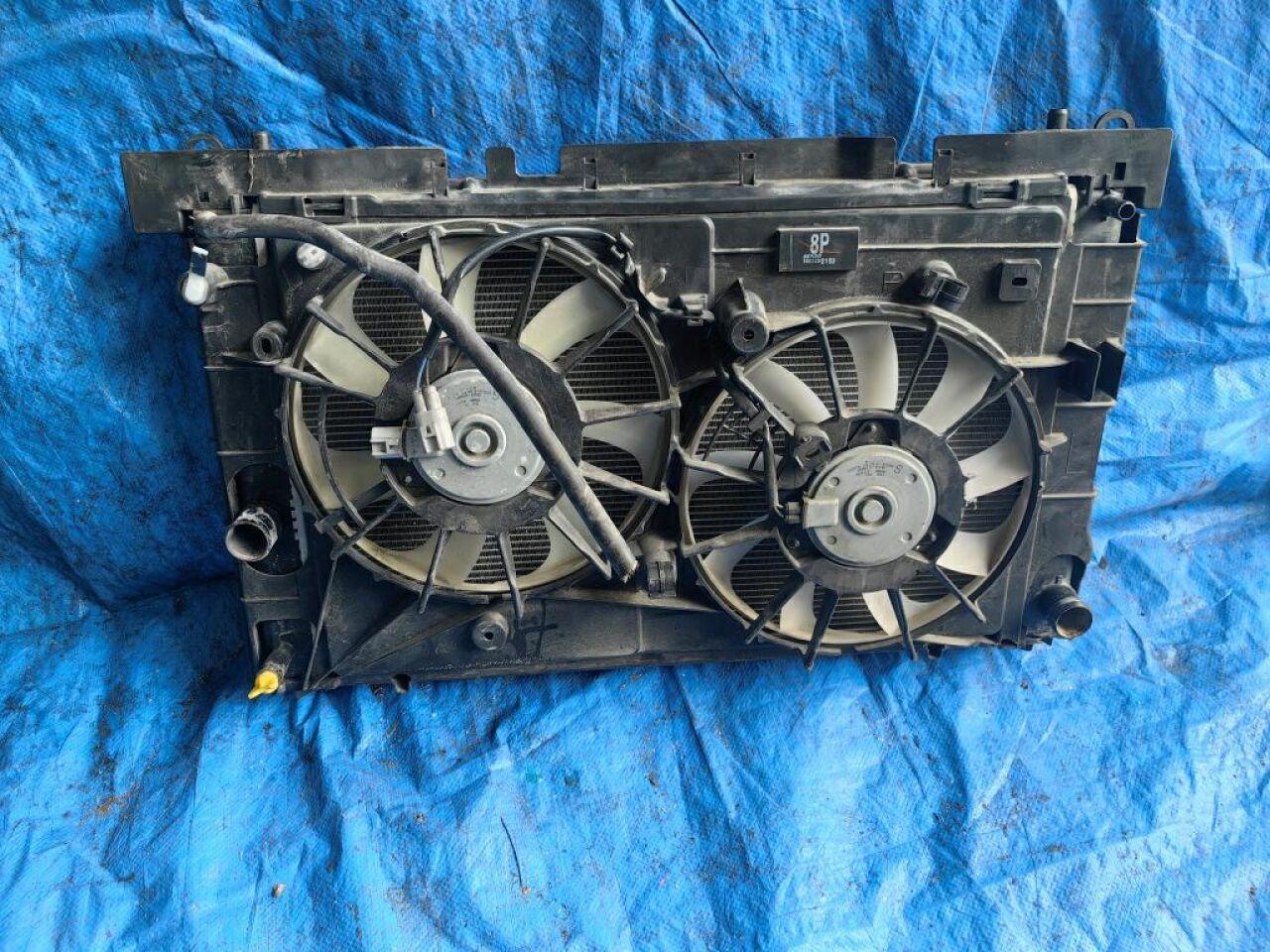 Радиатор основной TOYOTA PRIUS ALPHA ZVW41 2ZRFXE 4221347780 4 ракурс
