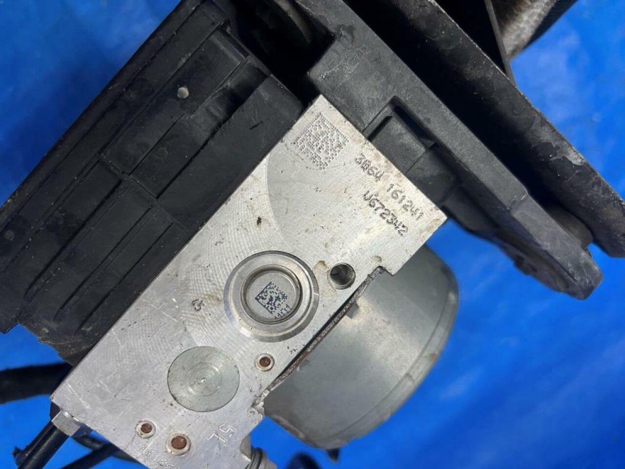 Блок abs AUDI A3 8V CXS 5Q0614517 4 ракурс Блок abs AUDI A3 8V CXS 5Q0614517 4 ракурс