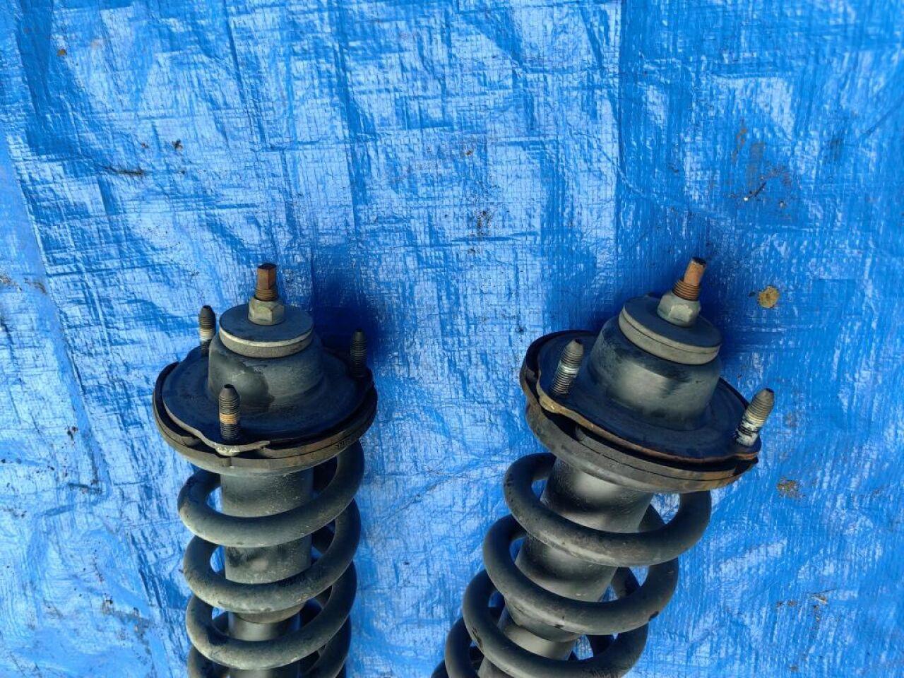 Стойка передняя TOYOTA PRADO TRJ150 2TRFE PARA 48510-60270 2 ракурс Стойка передняя TOYOTA PRADO TRJ150 2TRFE PARA 48510-60270 2 ракурс