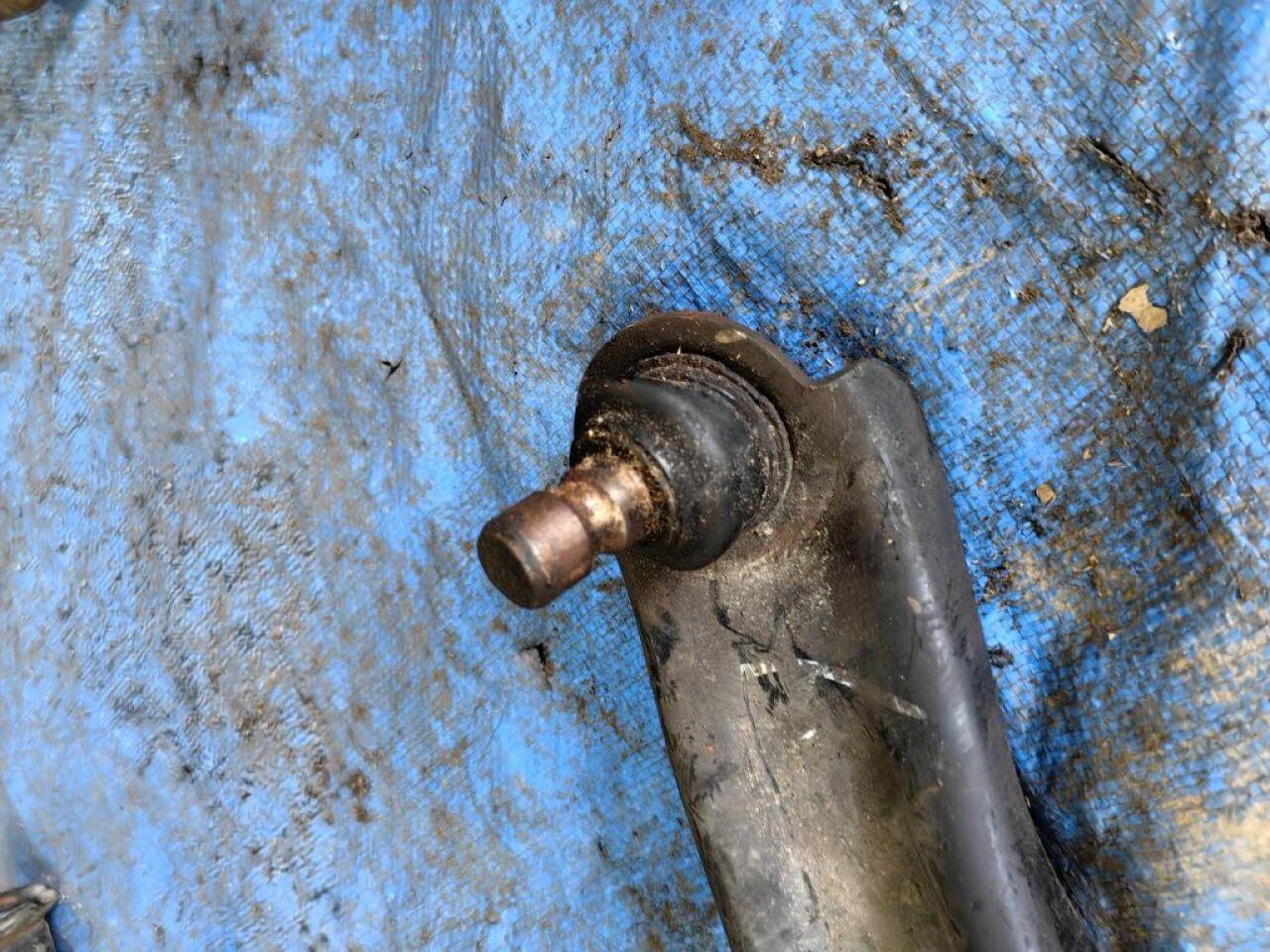 Рычаг правый передний нижний NISSAN DUALIS NJ10 MR20 2 ракурс