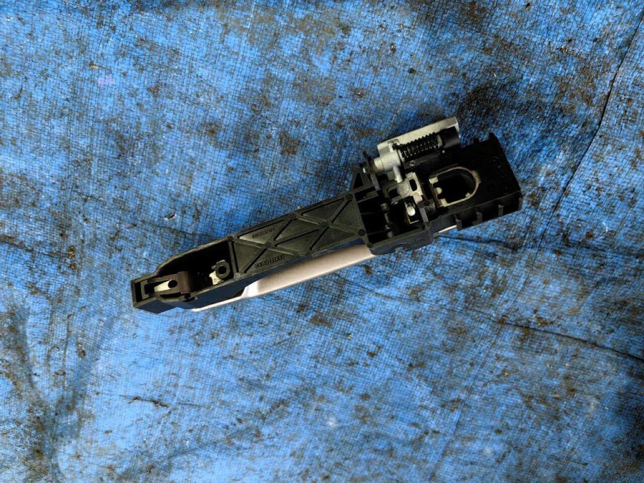 Ручка двери правая задняя NISSAN DUALIS NJ10 80610EB300 2 ракурс