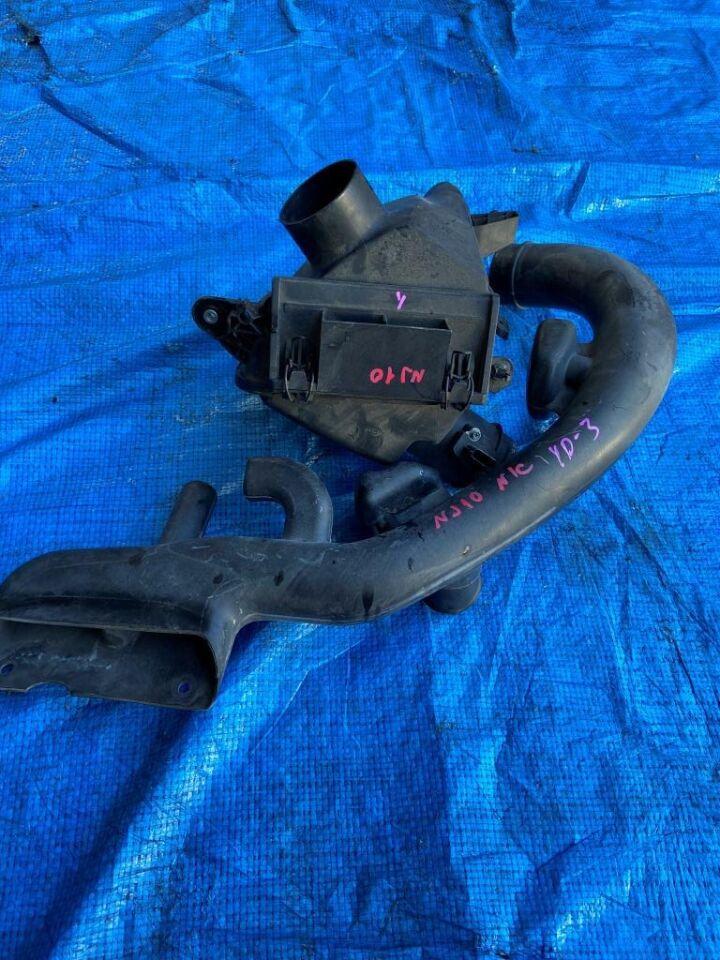 Корпус воздушного фильтра NISSAN DUALIS NJ10 MR20 226807S000 2 ракурс