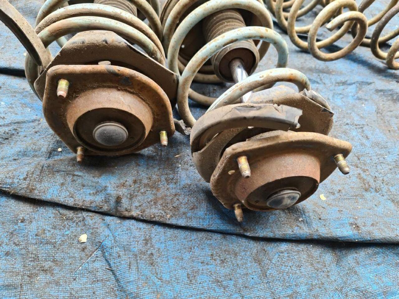 Стойка передняя MAZDA BONGO FRIENDEE SGLR SET 2 ракурс