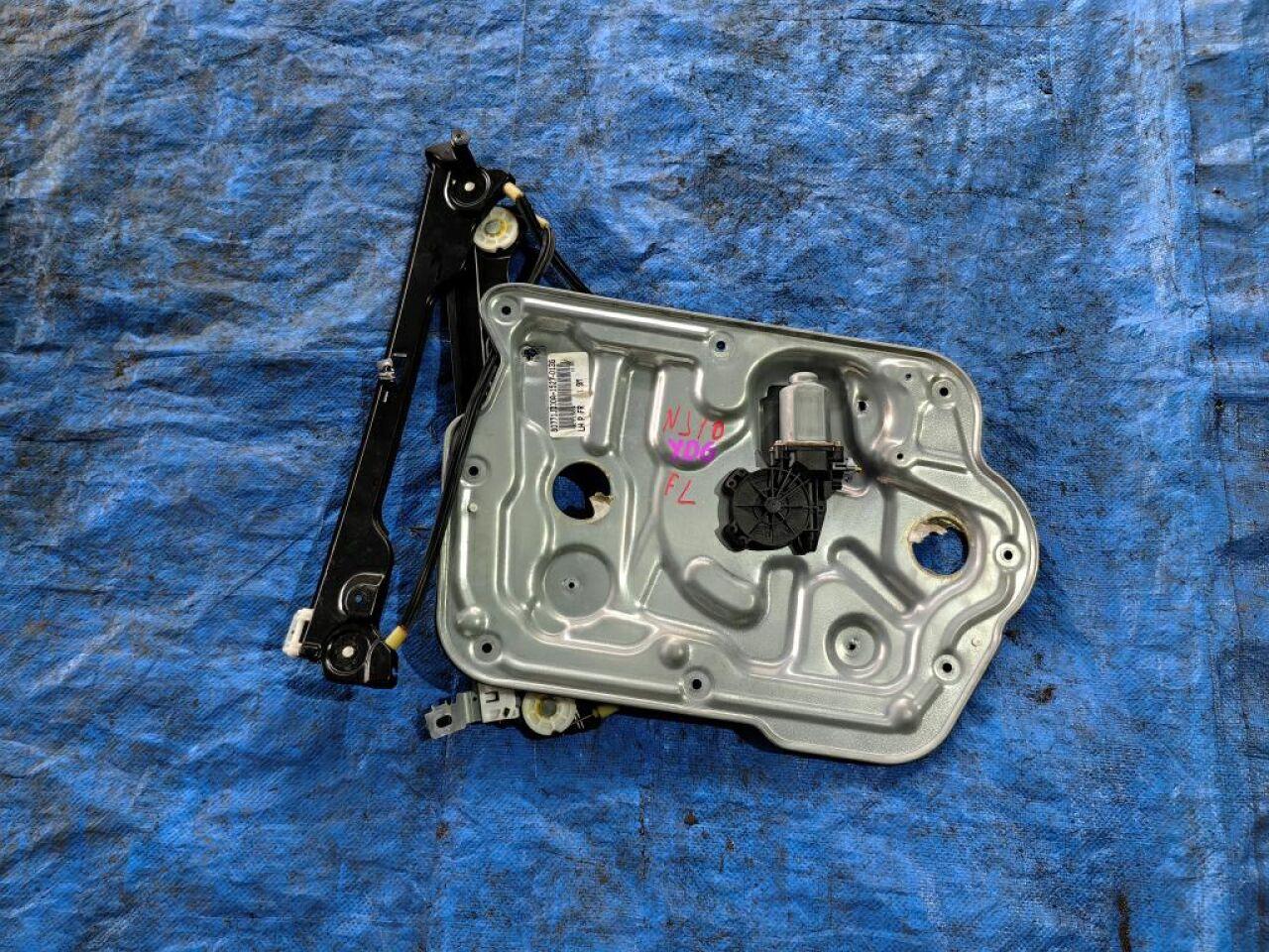 Стеклоподъемник левый передний NISSAN DUALIS NJ10 80771JD00A 1 ракурс Стеклоподъемник левый передний NISSAN DUALIS NJ10 80771JD00A 1 ракурс