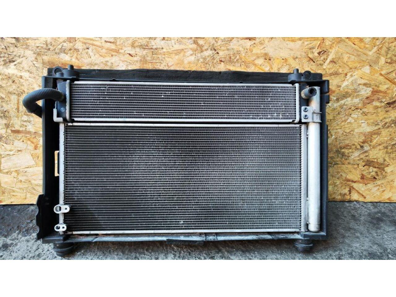 Радиатор основной TOYOTA PRIUS ALPHA ZVW41 2ZR ,SET 1 ракурс Радиатор основной TOYOTA PRIUS ALPHA ZVW41 2ZR ,SET 1 ракурс