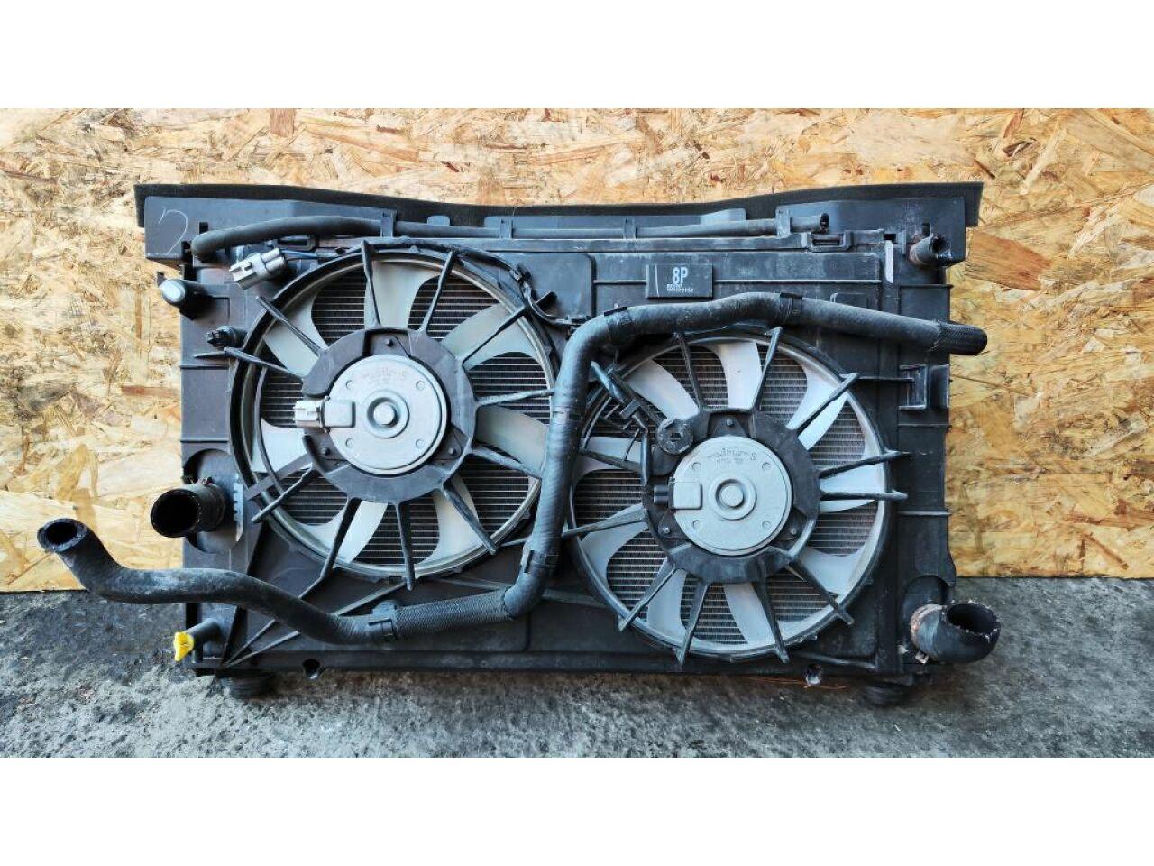 Радиатор основной TOYOTA PRIUS ALPHA ZVW41 2ZR SET 2 ракурс
