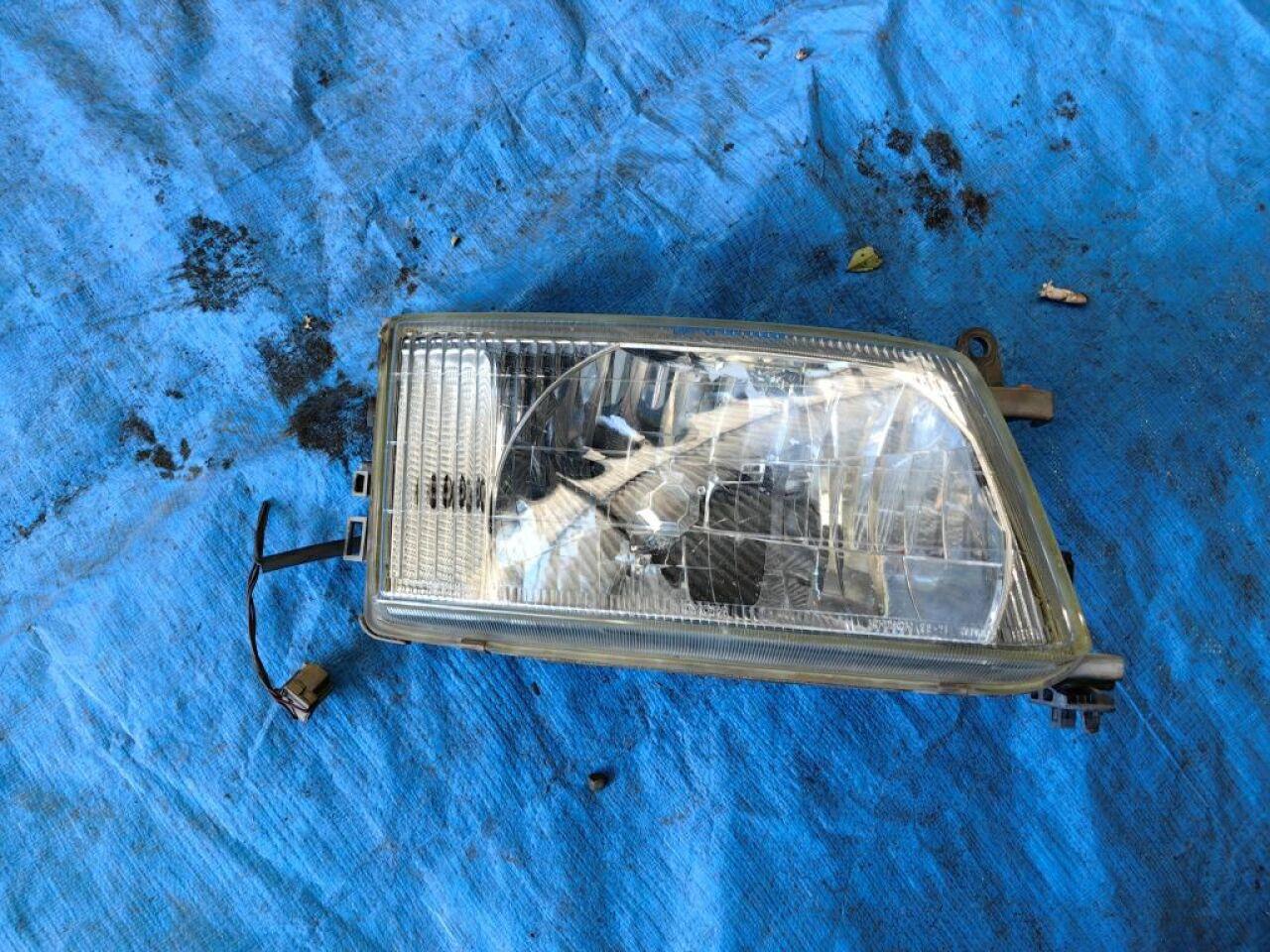 Фара правая TOYOTA REGIUS KCH46 2671 1 ракурс