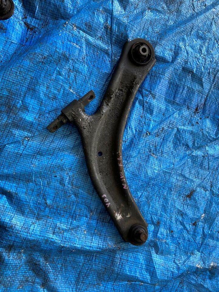 Рычаг левый передний нижний NISSAN DUALIS NJ10 MR20 1 ракурс