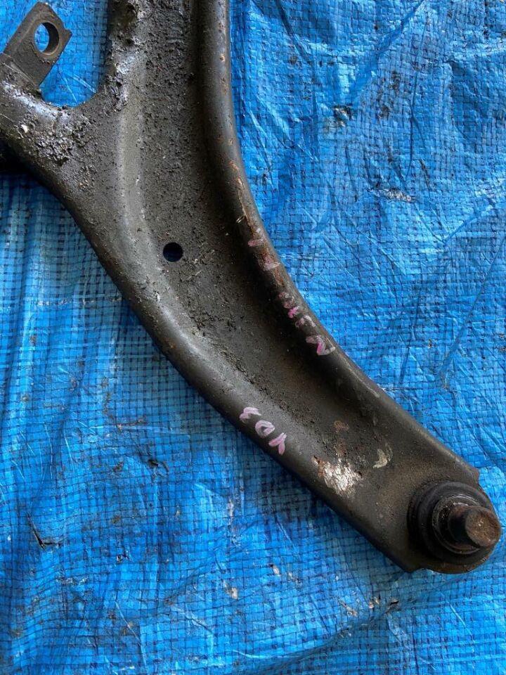 Рычаг левый передний нижний NISSAN DUALIS NJ10 MR20 3 ракурс