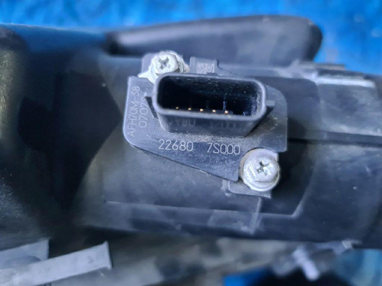 Корпус воздушного фильтра NISSAN ELGRAND PE52 VQ35DE SET 2   226807S000 5 ракурс