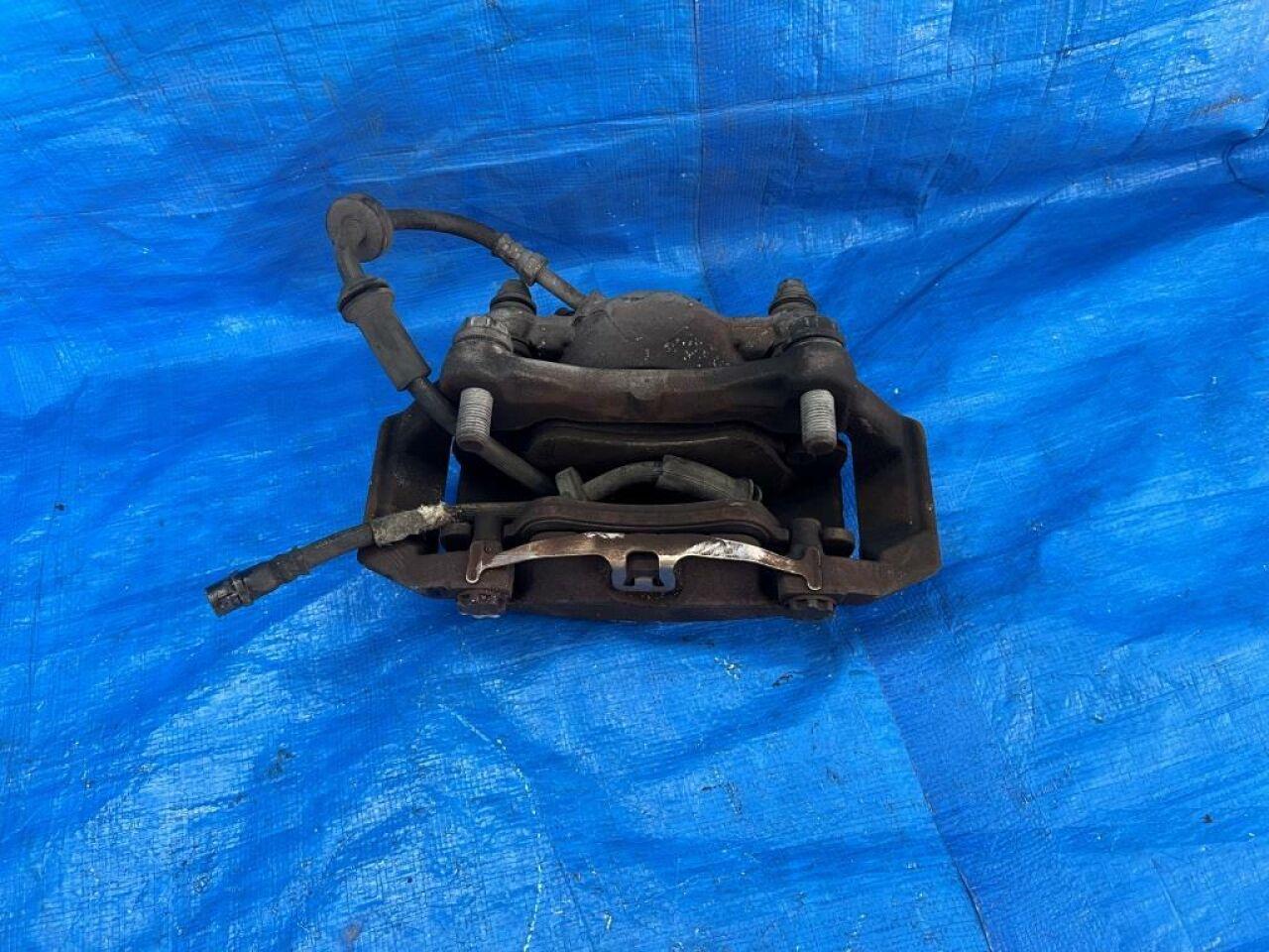 Суппорт правый передний AUDI A6 4G CHV 32348422 3 ракурс Суппорт правый передний AUDI A6 4G CHV 32348422 3 ракурс