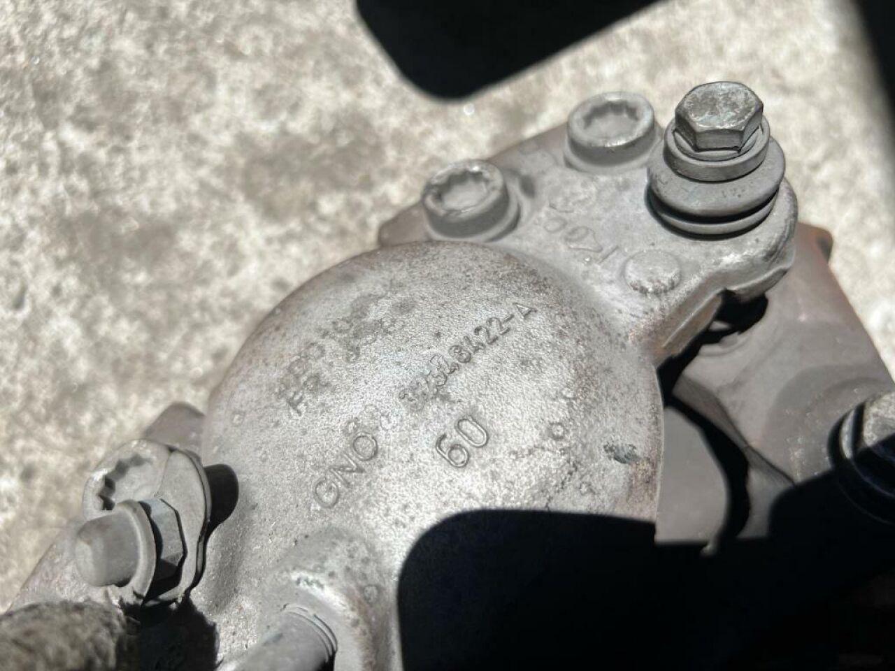 Суппорт правый передний AUDI A6 4G CHV 32348422 5 ракурс