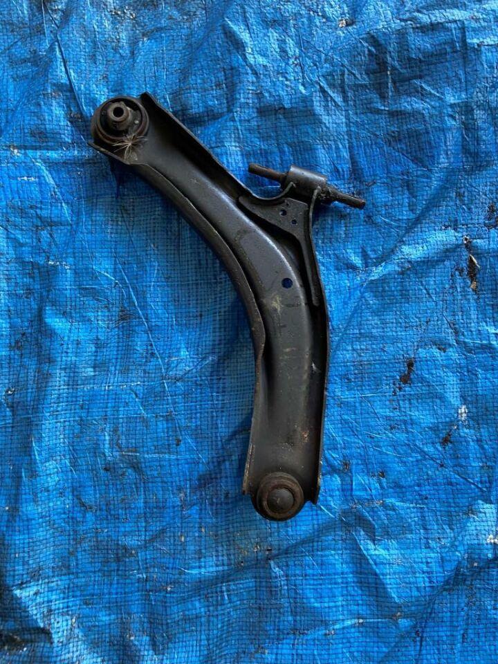 Рычаг правый передний нижний NISSAN DUALIS NJ10 MR20 1 ракурс