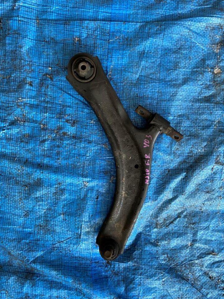 Рычаг правый передний нижний NISSAN DUALIS NJ10 MR20 2 ракурс