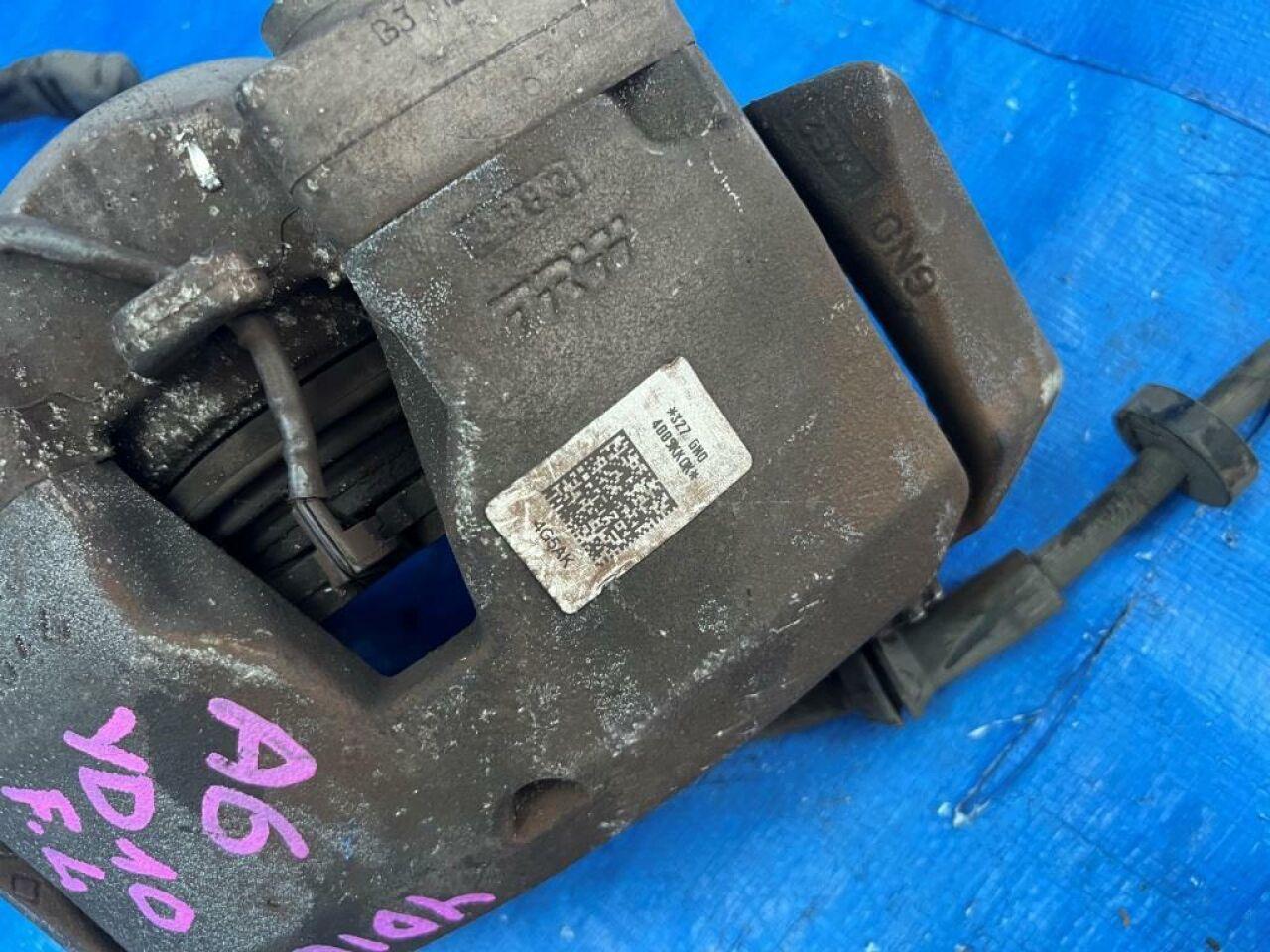 Суппорт левый передний AUDI A6 4G CHV 32348421 3 ракурс Суппорт левый передний AUDI A6 4G CHV 32348421 3 ракурс