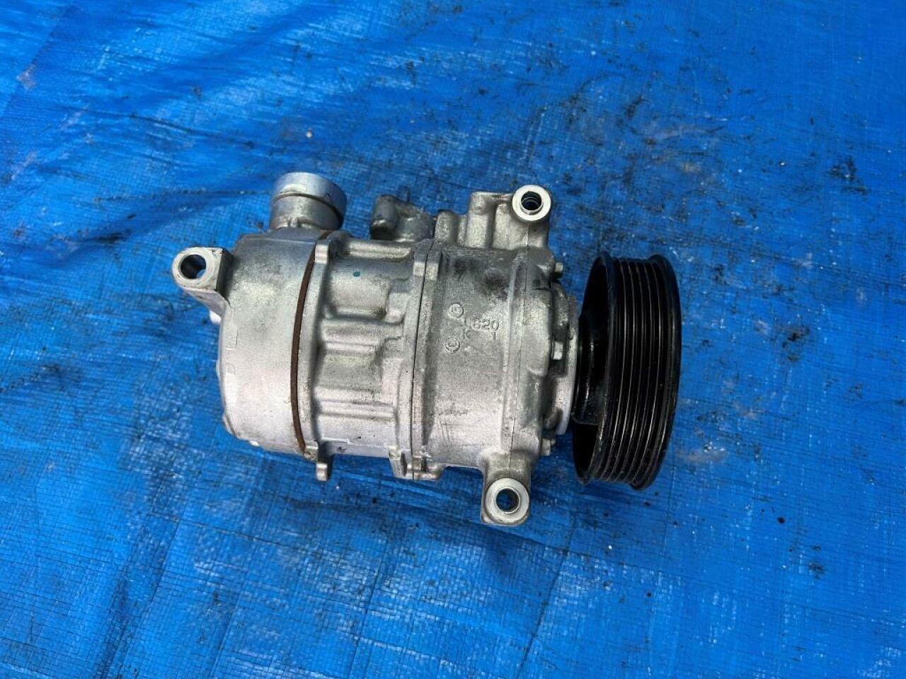 Компрессор кондиционера AUDI A3 8V CXS 5Q0820803 2 ракурс