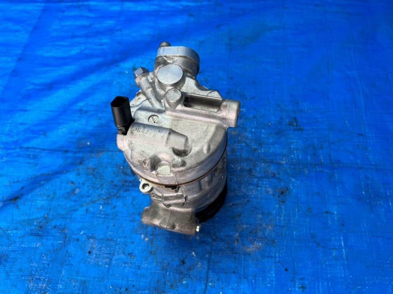Компрессор кондиционера AUDI A3 8V CXS 5Q0820803 3 ракурс