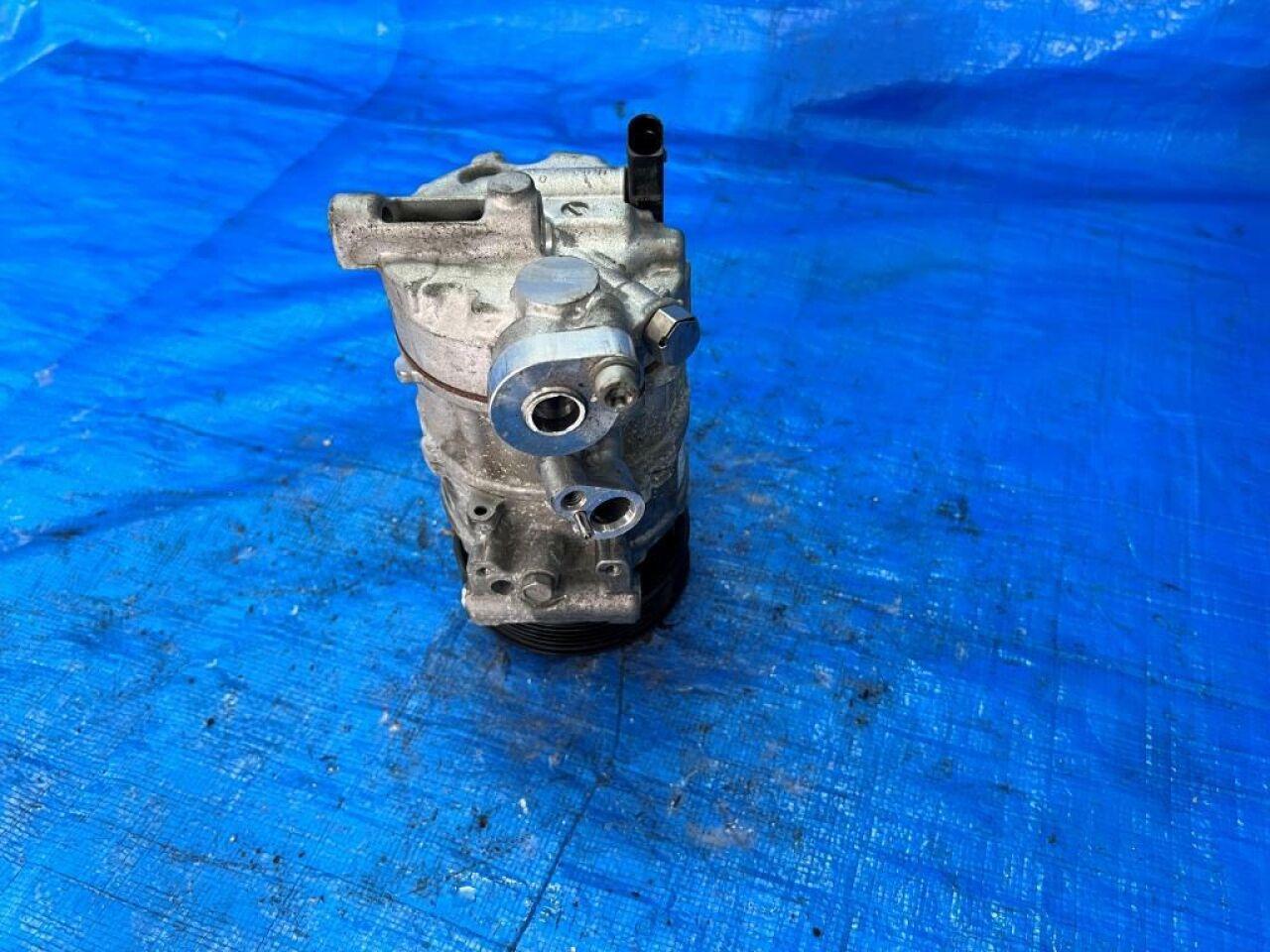 Компрессор кондиционера AUDI A3 8V CXS 5Q0820803 4 ракурс