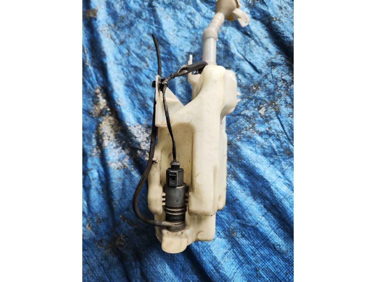 Бачок стеклоомывателя MITSUBISHI GALANT FORTIS CY3A 2 ракурс