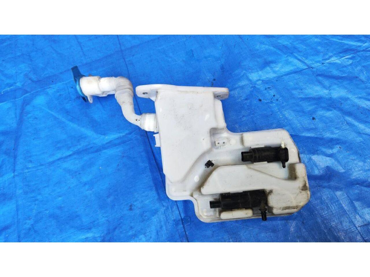 Бачок стеклоомывателя AUDI A3 8V 5Q0955499Q 2 ракурс