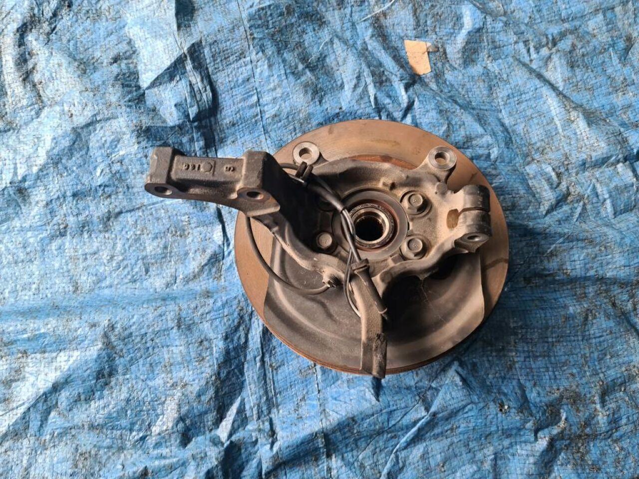 Ступица левая передняя NISSAN DUALIS KJ10 MR20 DE 2 ракурс